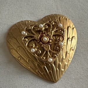 Elegant Gold Heart Brooch with Pearls